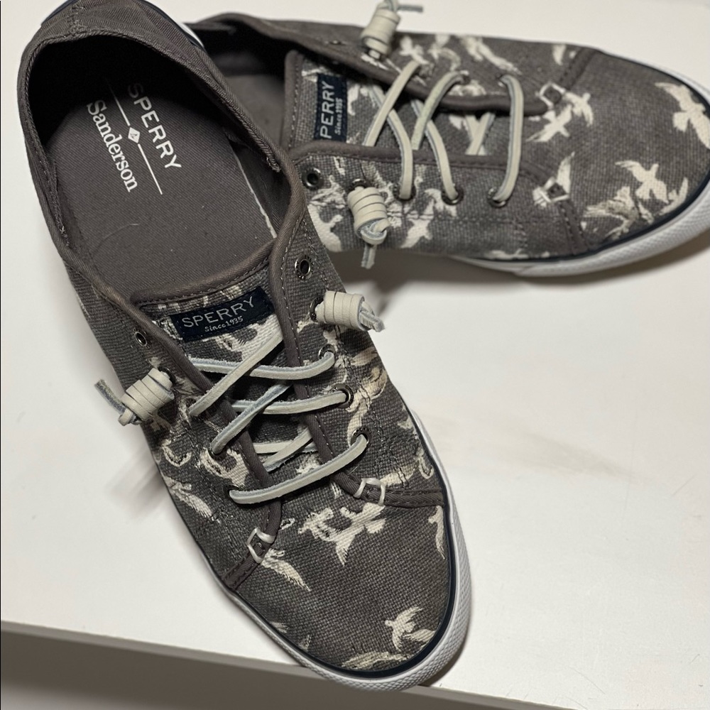 Sperry tennis shoes  size 10M grey with Bird pattern